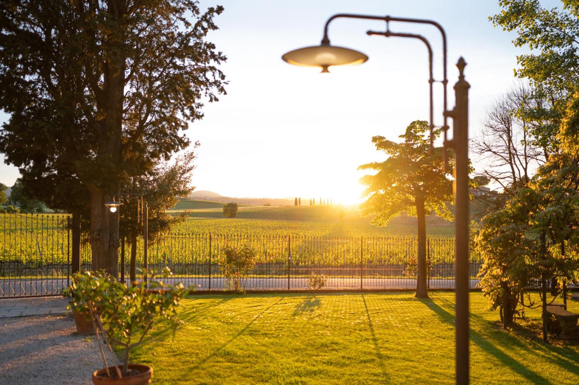 Agriturismo Podere La Rocca Аббадия-ди-Монтепульчано Экстерьер фото