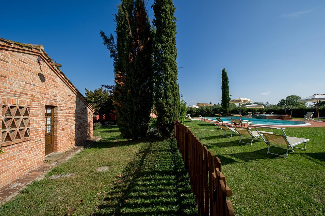 Agriturismo Podere La Rocca Аббадия-ди-Монтепульчано Экстерьер фото