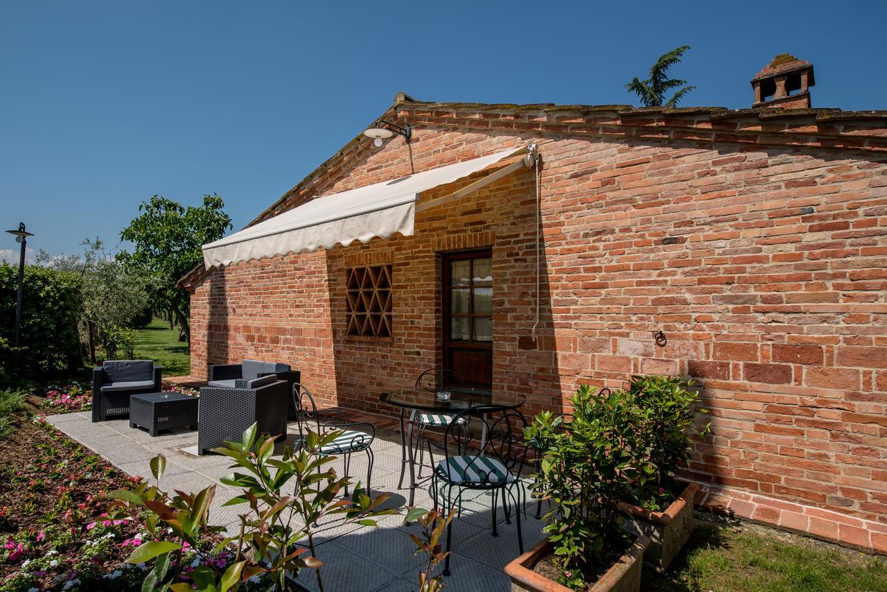 Agriturismo Podere La Rocca Аббадия-ди-Монтепульчано Экстерьер фото