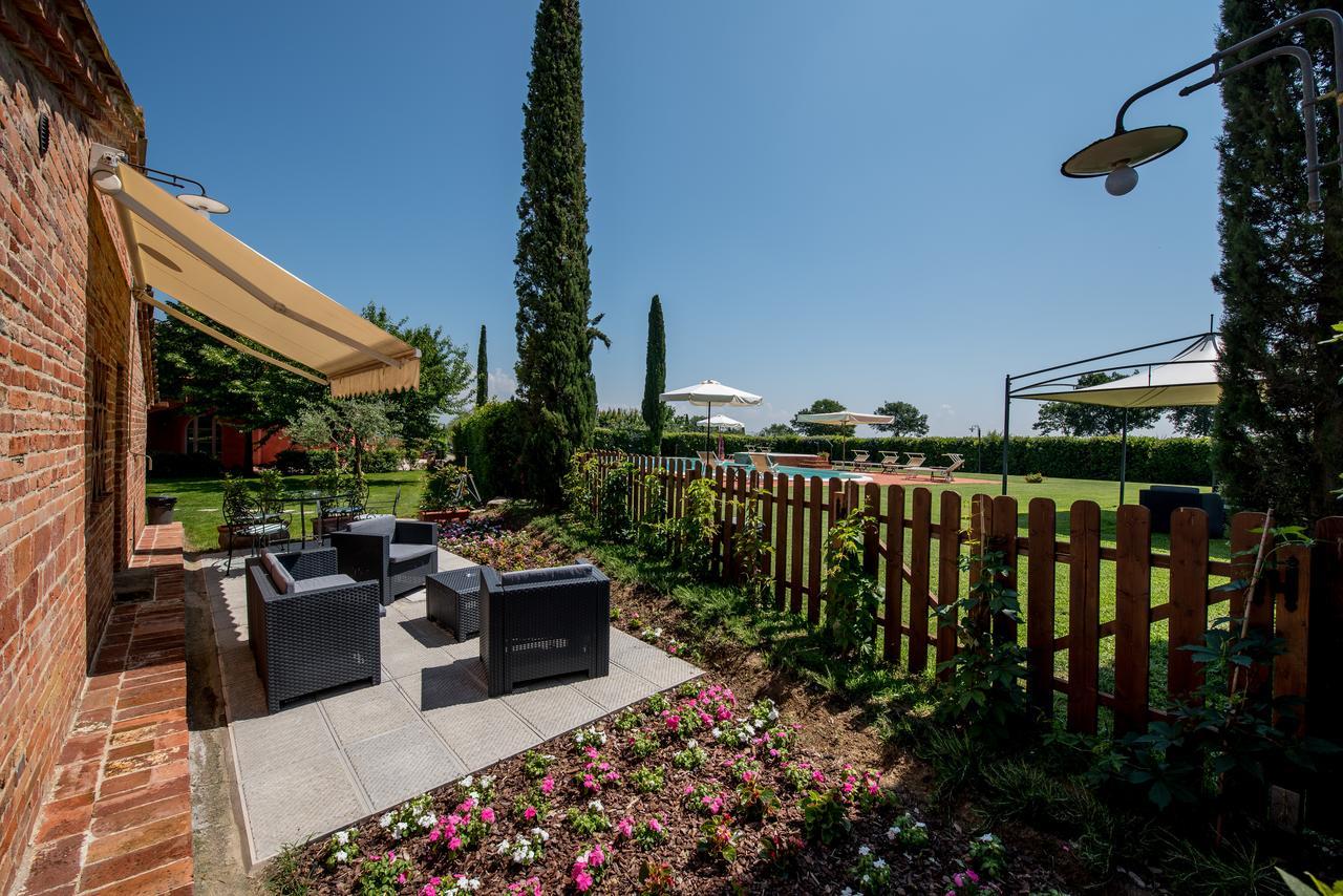 Agriturismo Podere La Rocca Аббадия-ди-Монтепульчано Экстерьер фото